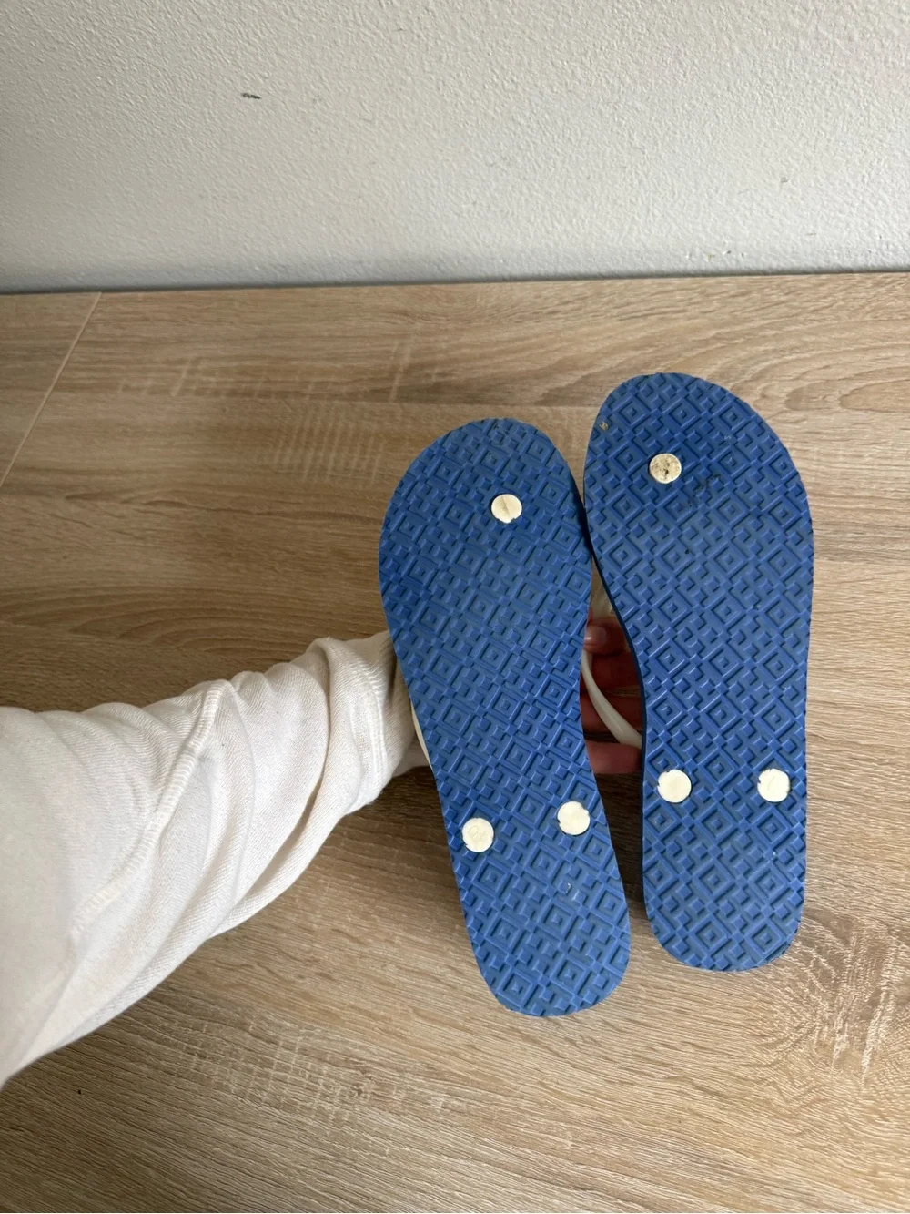 Tory Burch Flip Flops white blue floral print Sz 8/8.5
